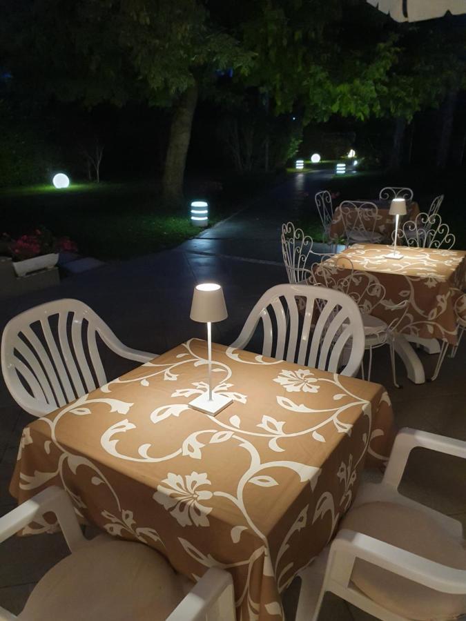 Hotel Eurovil Garni Lignano Sabbiadoro Exterior photo
